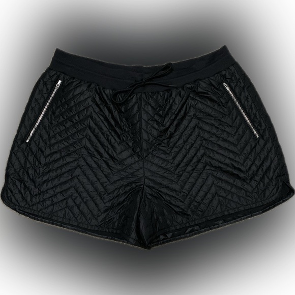 Athleta Solstice Short (Apres Ski Short) - Picture 4 of 10